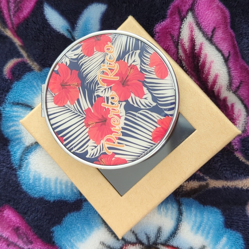 Cute double sided compact mirror with Puerto Rico and flowers